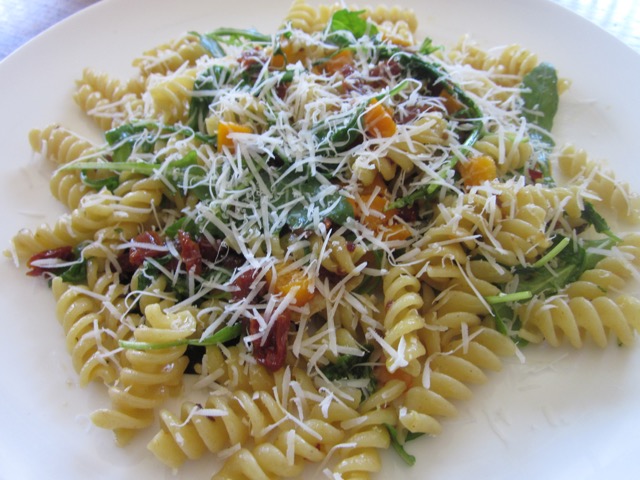 Pasta with Capsicum, Arugula and Sun-dried Tomato myfavouritepastime.com