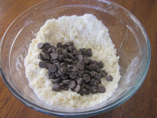 Marbled Chocolate and Lime Crumble Cake myfavouritepastime.com