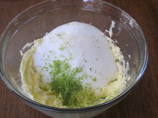 Marbled Chocolate and Lime Crumble Cake myfavouritepastimecom