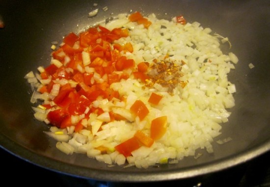 Ground Beef with Capsicum and Peas myfavouritepastime.com