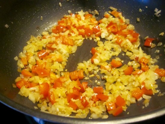 Ground Beef with Capsicum and Peas myfavouritepastime.com
