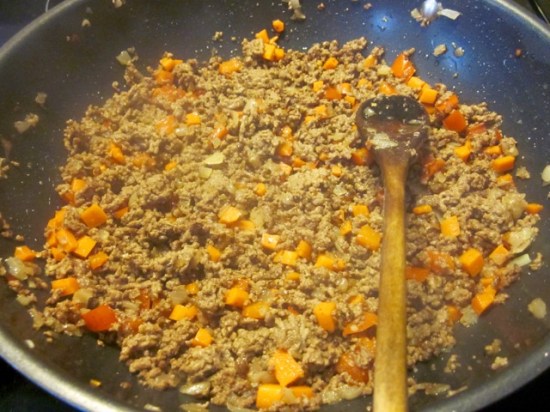 Ground Beef with Capsicum and Peas myfavouritepastime.com