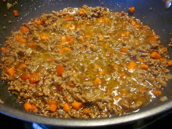 Ground Beef with Capsicum and Peas myfavouritepastime.com