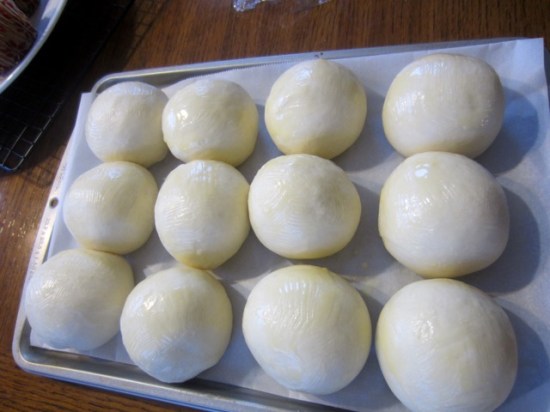 Easy Dinner Rolls myfavouritepastime.com Easy Dinner Rolls myfavouritepastime.com