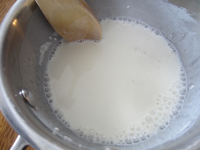 Hokkaido Milk Buns (Soft, Fluffy Asian Bread) myfavouritepastime.com