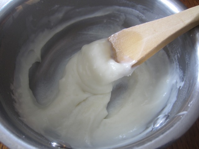 Hokkaido Milk Bread (Soft, Fluffy Asian Buns) myfavouritepastime.com