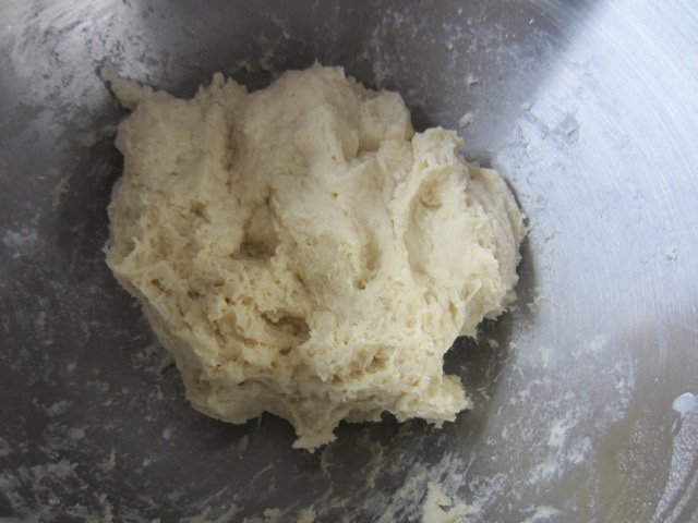 Hokkaido Milk Bread (Soft, Fluffy Asian Buns) myfavouritepastime.com