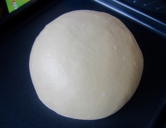 Hokkaido Milk Bread (Soft, Fluffy Asian Buns) myfavouritepastime.com