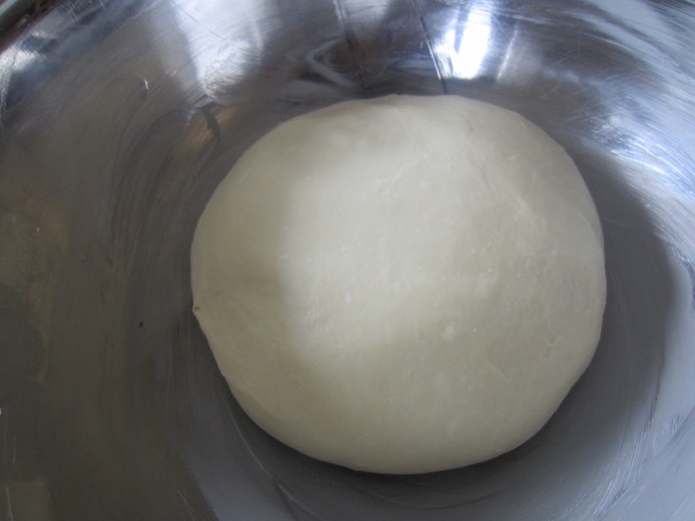 Hokkaido Milk Bread (Soft, Fluffy Asian Buns) myfavouritepastime.com