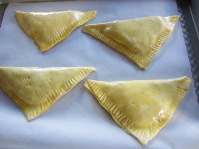 Homemade Apple Turnovers with Puff Pastry myfavouritepastime.com