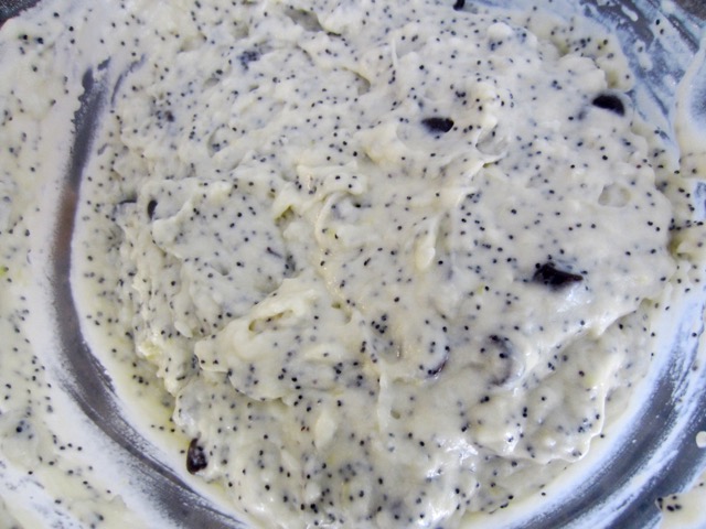 Lemon Poppy Seed Chocolate Chip Muffins myfavoouritepastime.com