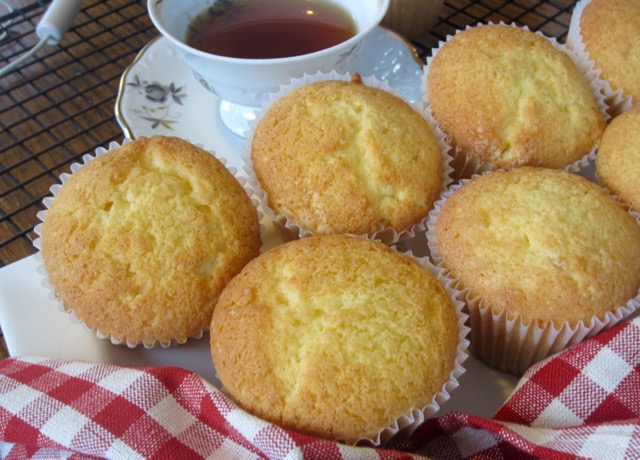 Lemon Sour Cream Muffins myfavouritepastime.com