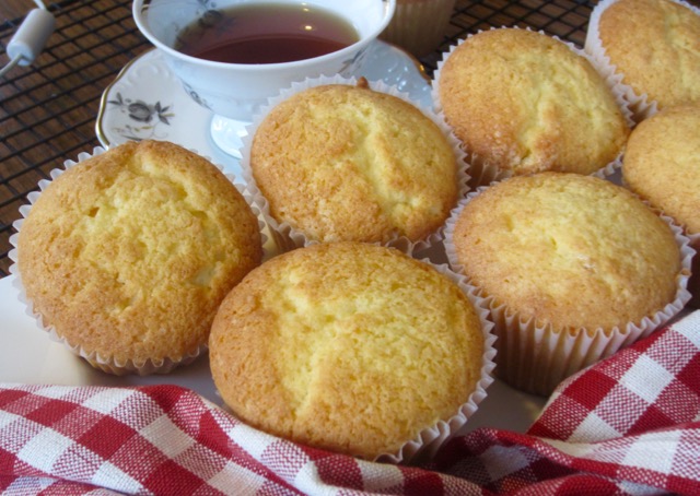 Lemon Sour Cream Muffins myfavouritepastime.com