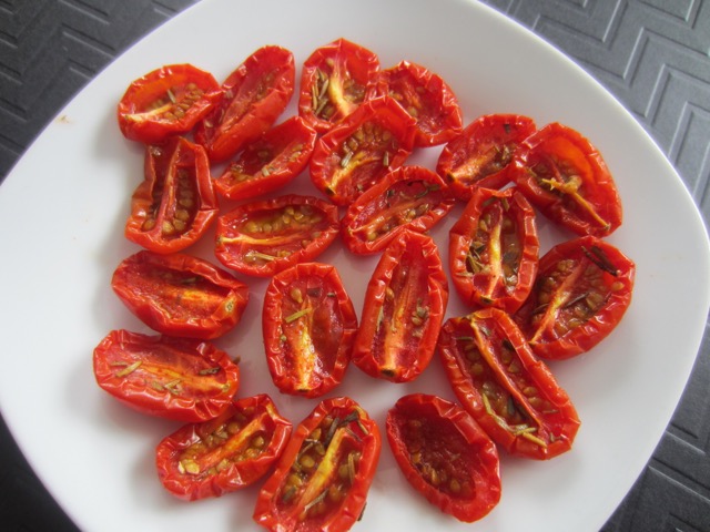 Oven Dried Tomatoes myfavouritepastime.com