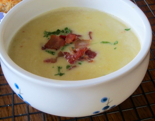 Cream Style Corn and Bacon Soup myfavouritepastime.com