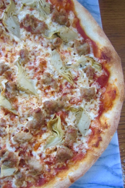 Sausage and Artichoke Pizza myfavouritepastime.com