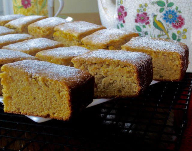 Caramel Banana Cake myfavouritepastime.com
