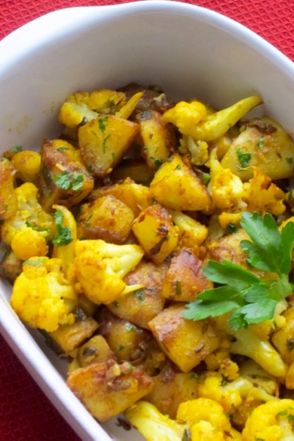 Potato and Cauliflower Stir-Fry (Aloo Gobi) myfavouritepastime.com