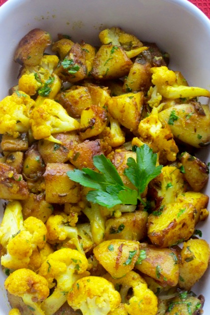 Potato and Cauliflower Stir-Fry (Aloo Gobi) myfavouritepastime.com